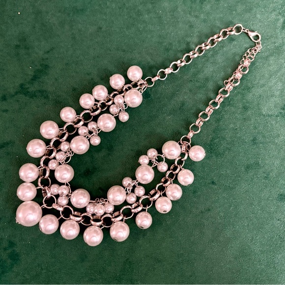 Vintage Faux Pearls and Silver Tone Chain  Necklaces Lot of 2 - Picture 5 of 8